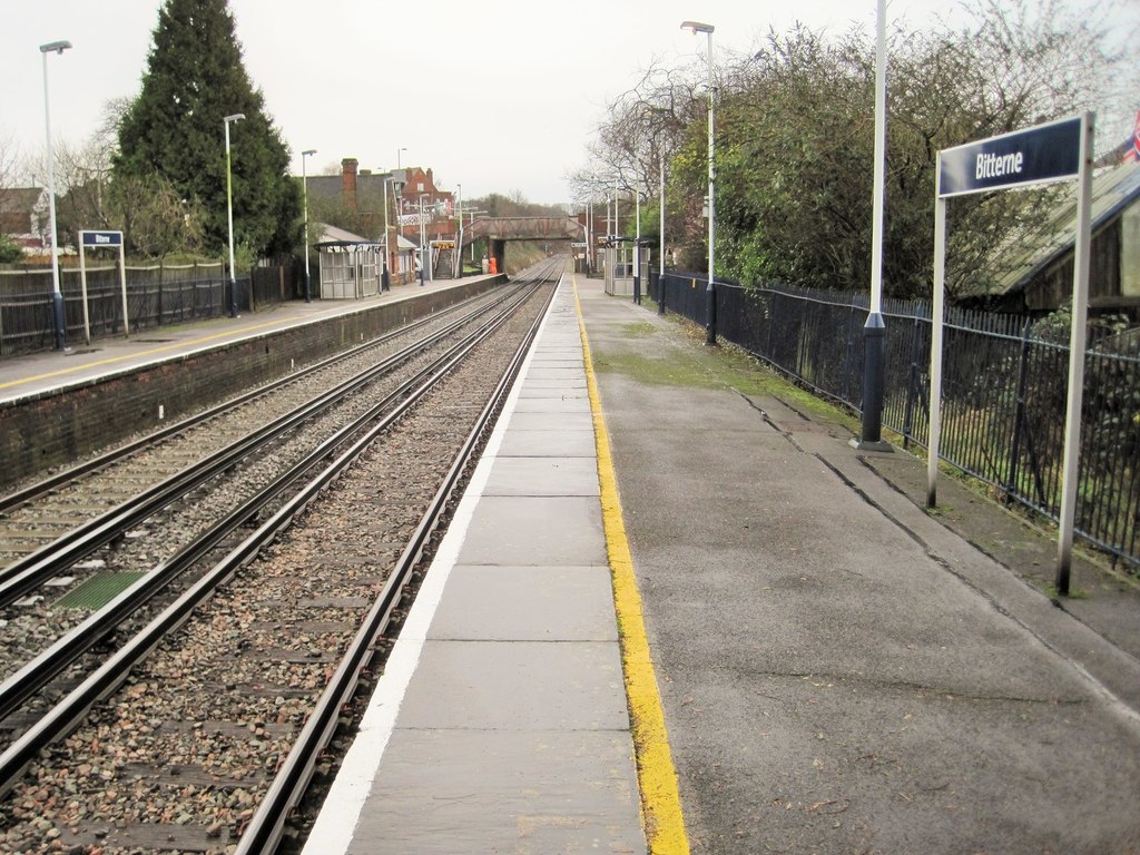 Bitterne railway station, Hampshire © Nigel Thompson cc-by-sa/2.0 ...