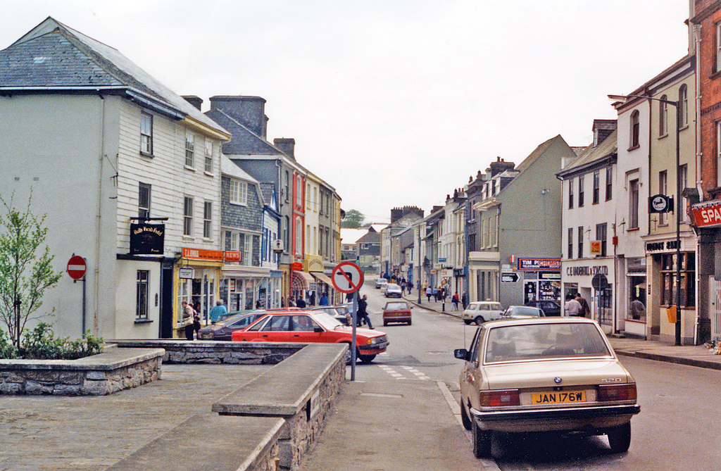 Callington, 1987: Church Street © Ben Brooksbank cc-by-sa/2.0