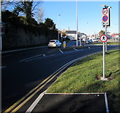 SO0002 : End of the Cardiff Road pavement in Aberdare by Jaggery