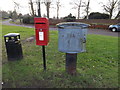 Victoria Road Postbox & Royal Mail Dump Box