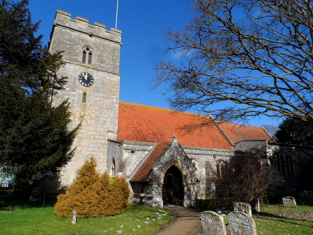 St Leonard's Church © Bikeboy Cc-by-sa/2.0 :: Geograph Britain And Ireland