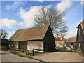 SP7301 : Wooden Barn, Sydenham by Des Blenkinsopp