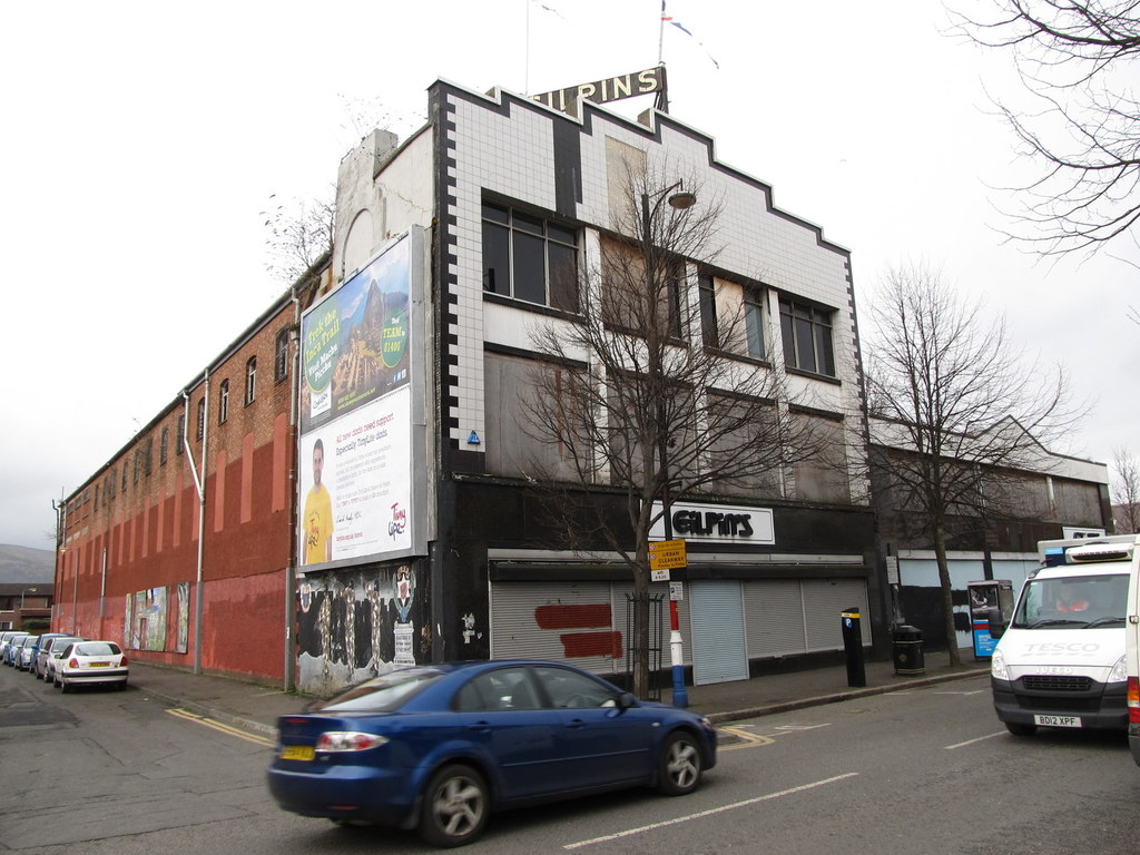 The derelict former furniture store... © Eric Jones cc-by-sa/2.0 ...