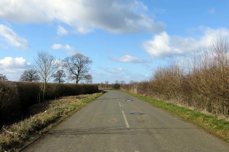 The road to Preston Bissett © Steve Daniels cc-by-sa/2.0 :: Geograph ...