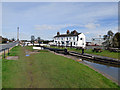 Trent and Mersey Canal:  Kings Lock No 71 and pub