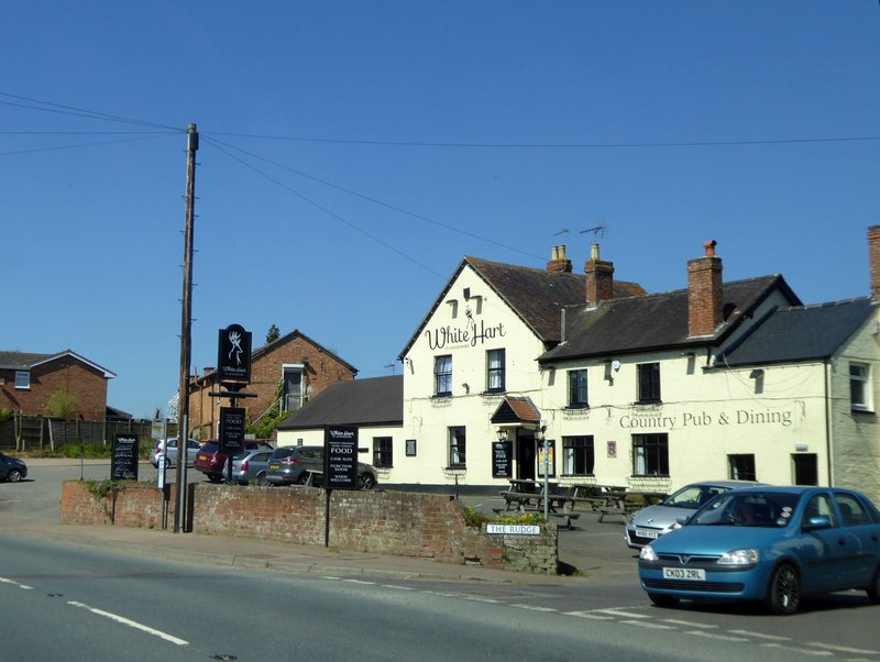 The White Hart inn, Maisemore © David Smith cc-by-sa/2.0 :: Geograph ...