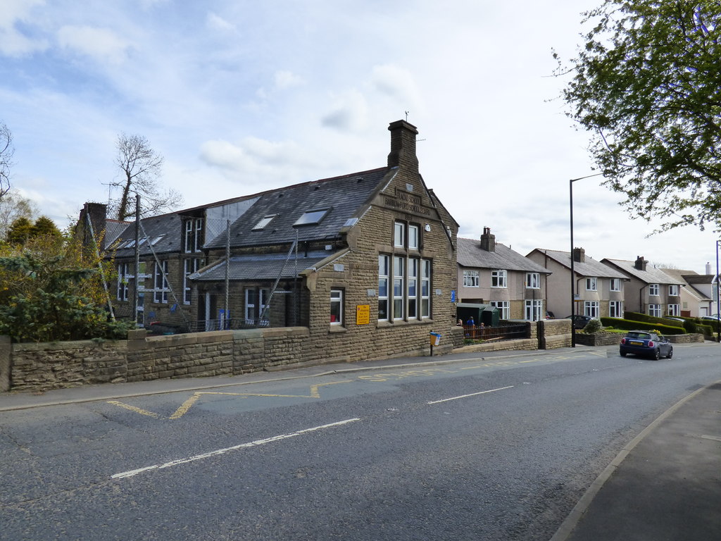 Blacko Primary School © Dr Neil Clifton cc-by-sa/2.0 :: Geograph ...