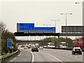 TQ0378 : Eastbound M4 at Junction 4B (Colnbrook Interchange) by David Dixon