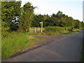 Footpath entrance, near Hammonds Farm, Wakes Colne