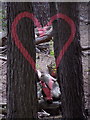 SZ0287 : Brownsea Island: heart artwork by Chris Downer