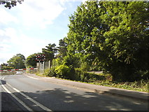 SU8267 : Star Lane level crossing, Easthampstead Road by David Howard