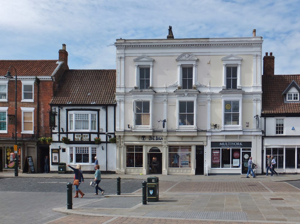 Saturday Market, Beverley, Yorkshire © Bernard Sharp cc-by-sa/2.0 ...