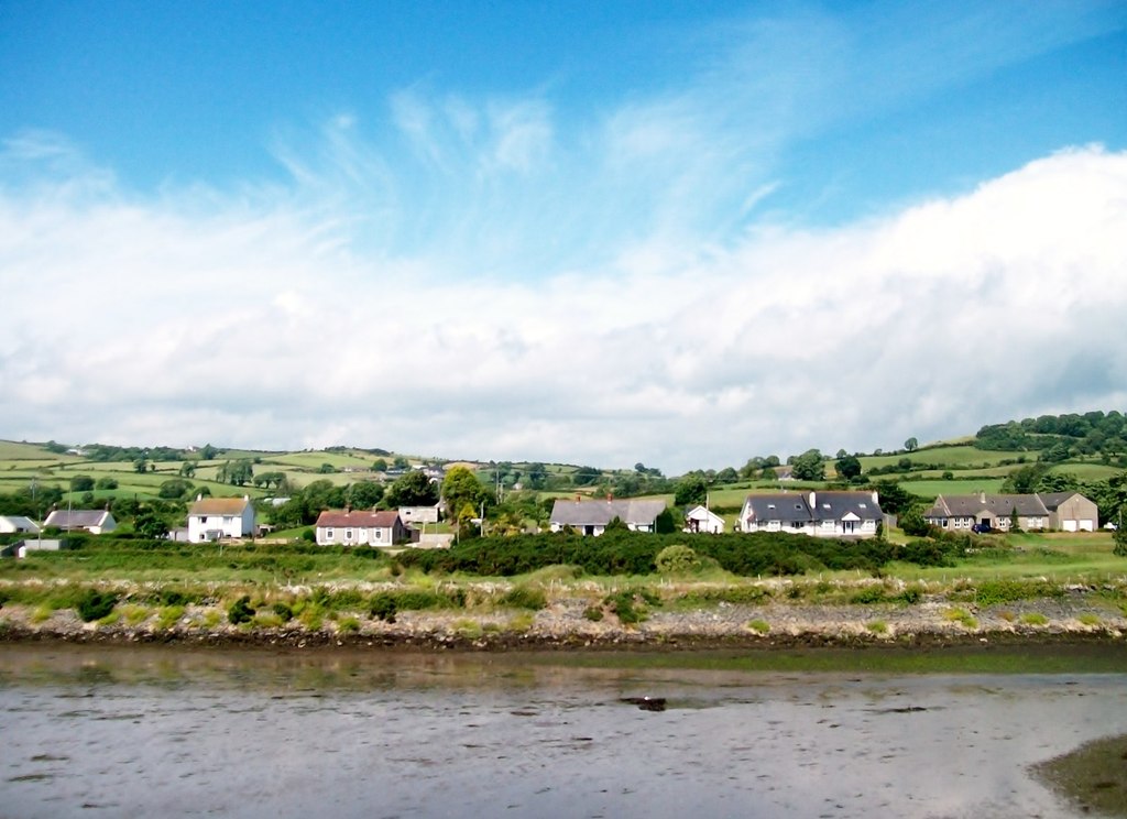 Houses On The Old Road At Dundrum © Eric Jones Cc-by-sa/2.0 :: Geograph ...