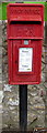 SN0100 : Queen Elizabeth II postbox, Lamphey by Jaggery