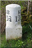 SD6196 : Milestone beside the B6257 south of Beck Foot by Roger Templeman