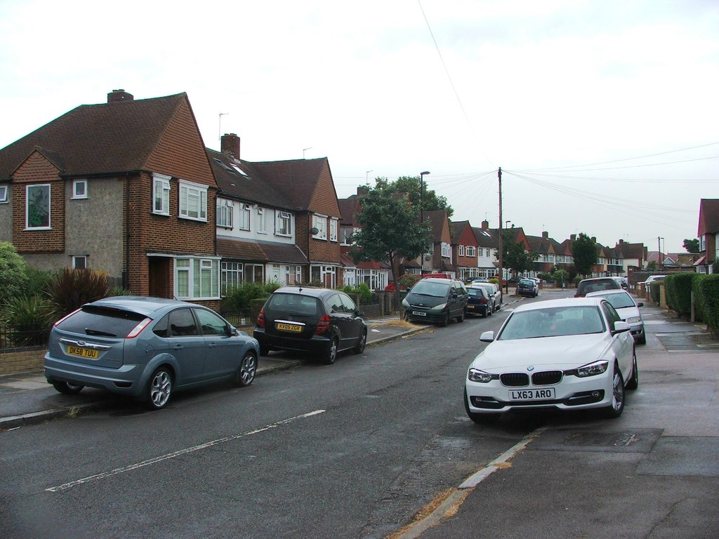 Conisborough Crescent, Catford © Chris Whippet ccbysa/2.0 Geograph