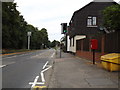 B653 Lower Luton Road & The Folly Postbox