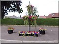 Floral display by Cupar Road (A913), Newburgh