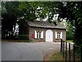 Small building with postbox, Nedging