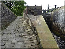 SE0512 : Lock 33E at Pig Tail on the Huddersfield narrow canal by Steve  Fareham