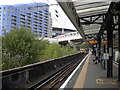 Drayton Park station platform (1)