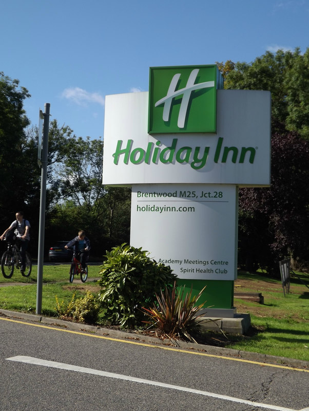 Holiday Inn sign © Geographer cc-by-sa/2.0 :: Geograph Britain and Ireland