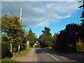 TL0602 : Chipperfield Road, Kings Langley by Malc McDonald