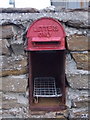 Stronsay: postbox № KW17 91, Lower Whitehall