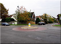 SU9576 : Mini-roundabout at the edge of Clewer Village, Windsor by Jaggery