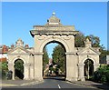 Egremont Gate, Queen