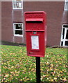 Queen Elizabeth II postbox, Charlton Street, Oakengates,Telford