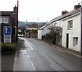 Bilingual priority over oncoming vehicles sign, Llangattock