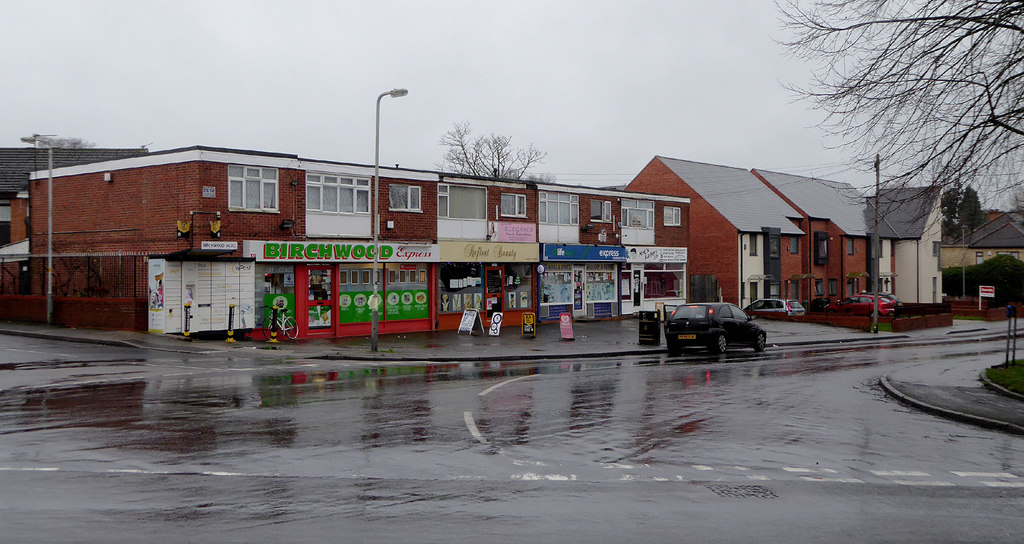 Shops in Penn, Wolverhampton © Roger Kidd ccbysa/2.0 Geograph