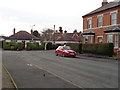 Crossing Oakland Avenue, Droitwich