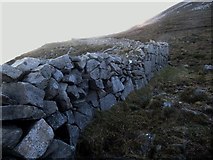 J3728 : Wall along the eastern edge of Millstone Mountain by Eric Jones