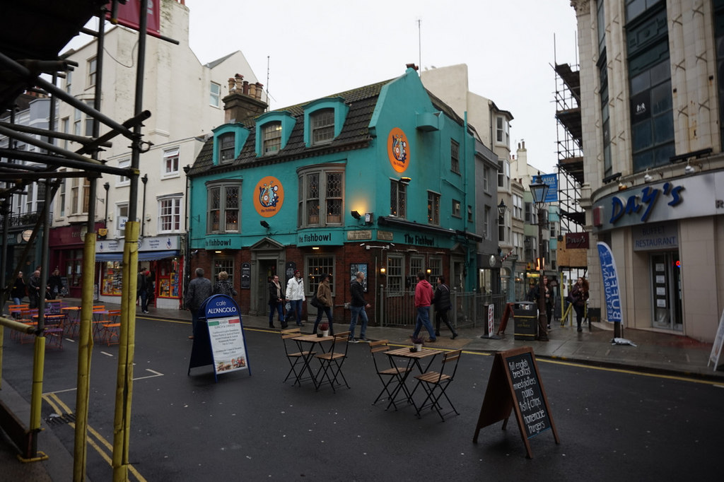 The Fishbowl © Ian S ccbysa/2.0 Geograph Britain and Ireland