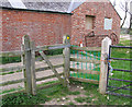 Footpath gateway adjacent to Jericho Lodge