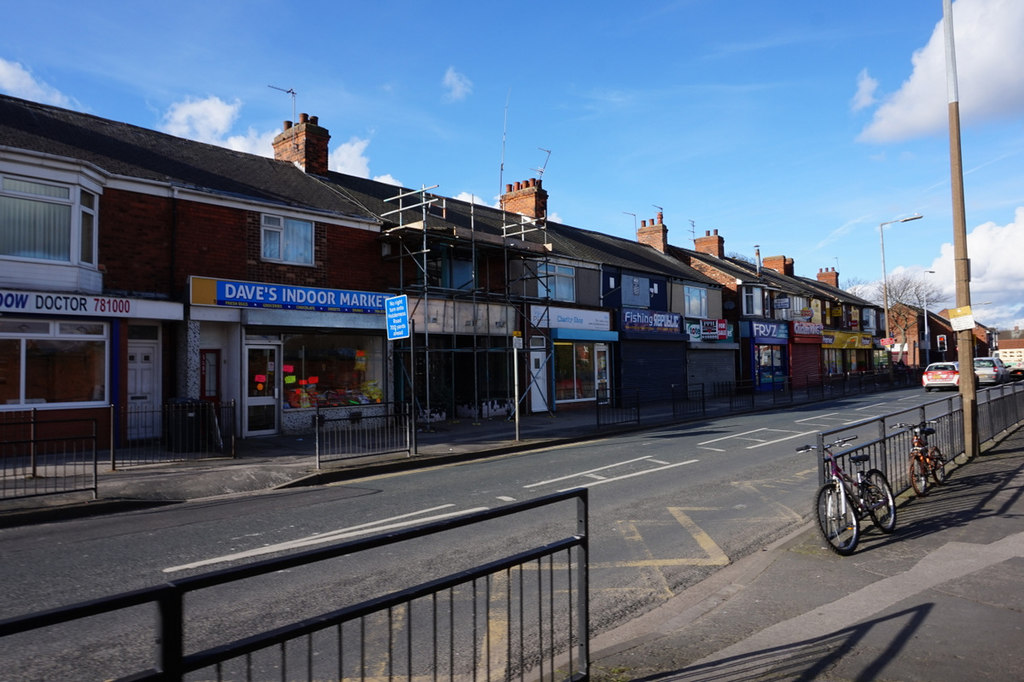 Shops on Southcoates Lane, Hull © Ian S cc-by-sa/2.0 :: Geograph ...