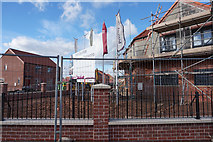 TA1330 : New houses off Exeter Grove, Hull by Ian S