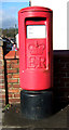 TA0977 : Elizabeth II postbox outside Hunmanby Post Office by JThomas