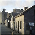 Hen arwydd cyfeiriol ar Gei Llechi / An old directional sign on Slate Quay