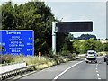 SE2911 : Northbound M1, Variable Message Sign at Junction 38 by David Dixon