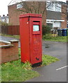 Elizabeth II postbox on Cherry Hinton Road