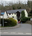 Unsuitable for heavy goods vehicles sign, Mill Row, Lower Lydbrook