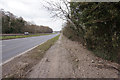 SE9307 : Opencast Way alongside the A18 by Ian S