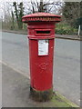 SJ3385 : Victorian post box in Highfield South by John S Turner