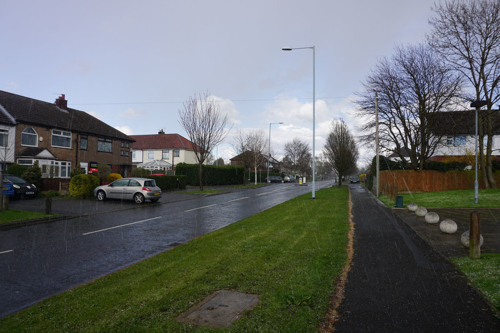 Etchells Road, Cheadle Hulme © Bill Boaden Cc-by-sa 2.0 :: Geograph 