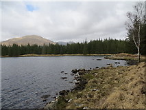 NM9378 : Northern end of Lochan Dubh Torr an Tairbeirt by John Ferguson