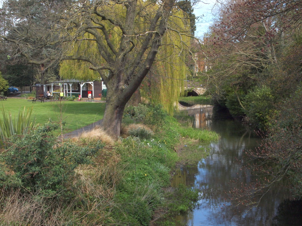 wilton-park-melton-mowbray-leics-david-hallam-jones-cc-by-sa-2-0