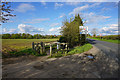 Path and road to Haddenham